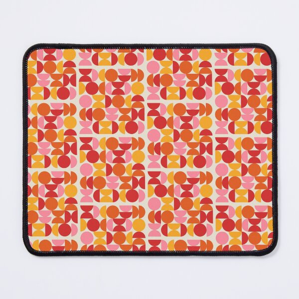 Aperçu de l'œuvre Carrelage Bauhaus rose orange et jaune créée et vendue par PlainGirl.