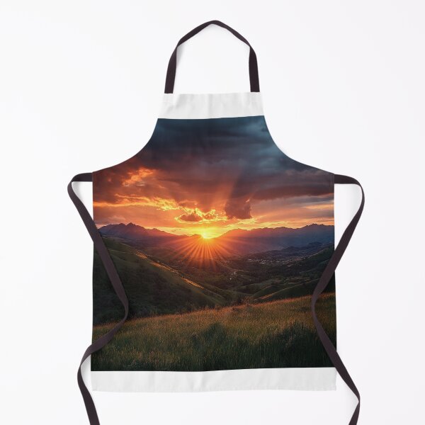 Artikelvorschau, Sonnenuntergang Berge Landschaft, Berge Landschaft Wandkunst entworfen und verkauft von NicolasGlowArt.