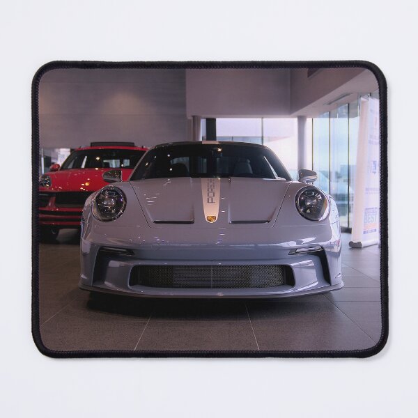 Artikelvorschau, 992 GT3 Touring im Ausstellungsraum entworfen und verkauft von Preston's Shotz: Motorsport and Automotive Photography.
