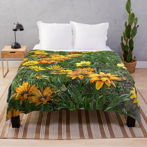 Artikelvorschau, Orange und gelbe Blüten entworfen und verkauft von KirtTisdale.