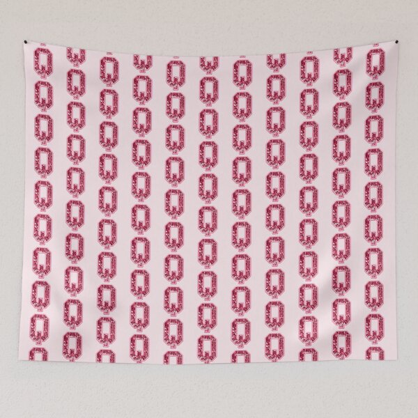 Aperçu de l'œuvre Écusson lettre Q Preppy Glitter Varsity créée et vendue par Creative Brat Design Studio.