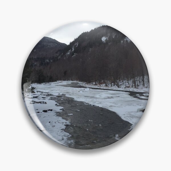 Artikelvorschau, Winterfluss in einem Gebirgstal entworfen und verkauft von marinab56.