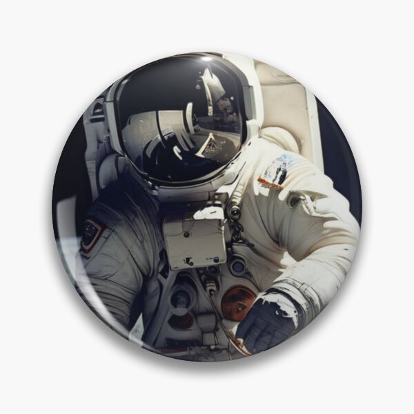 Artikelvorschau, Astronaut auf einem dunklen Mond entworfen und verkauft von Purpleflex.