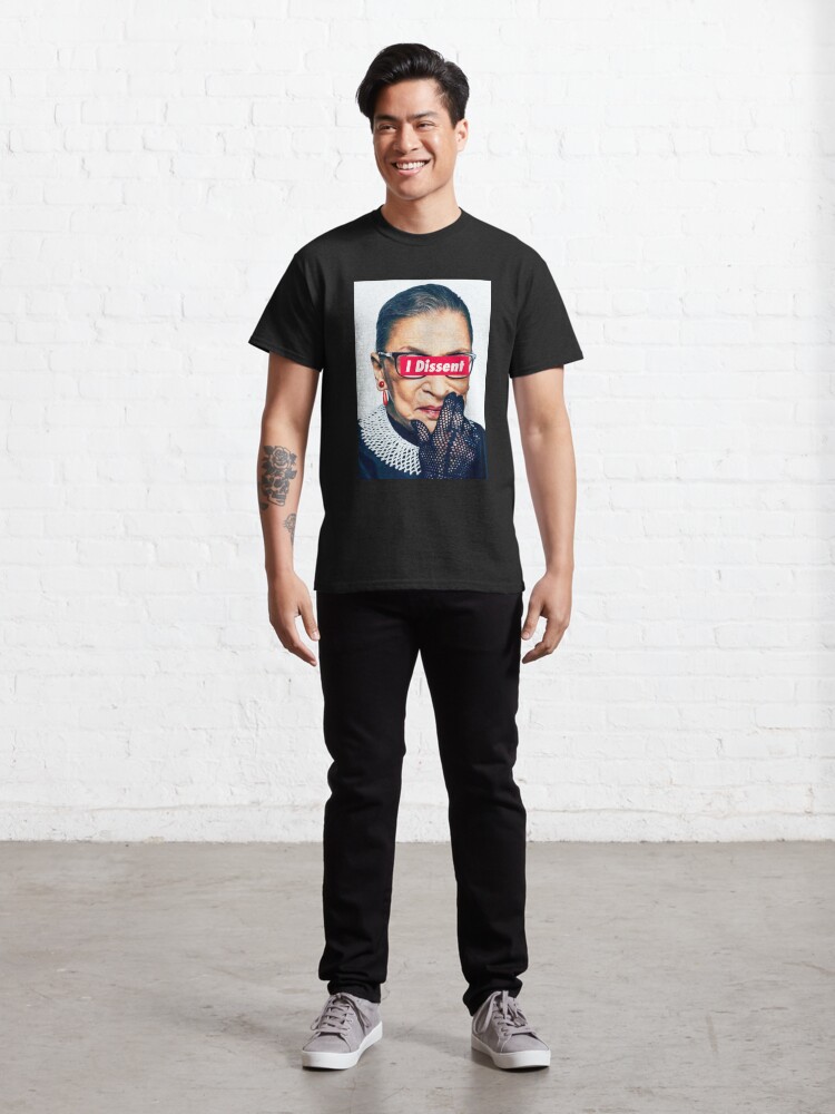 Alternative Ansicht von  und es beginnt mit drei Worten Classic T-Shirt