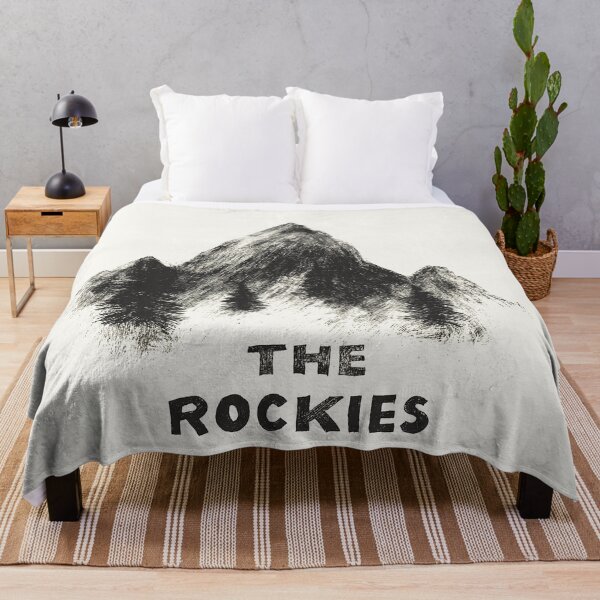 Artikelvorschau, Die minimalistische Skizze der Rockies entworfen und verkauft von Retro Travel Design.