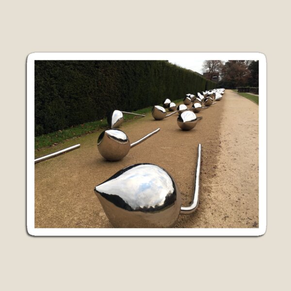 Artikelvorschau, Reflektierende metallische Skulpturen im Gartenweg entworfen und verkauft von OpheliaObjects.