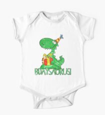 Bdaysaurus - Geburtstag Dinosaurier Kindermotiv Baby Body Kurzarm