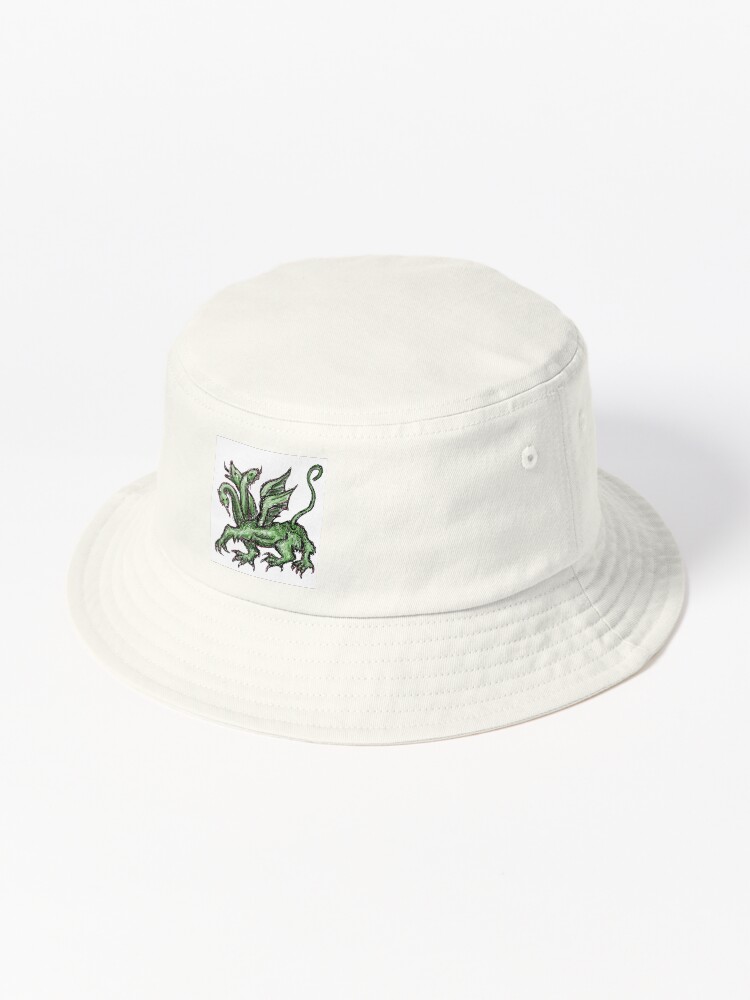 Imagen 1 de 6, Gorro de pescador con la obra Meme de criatura medieval: dragón de tres cabezas, diseñada y vendida por VintageManiac.