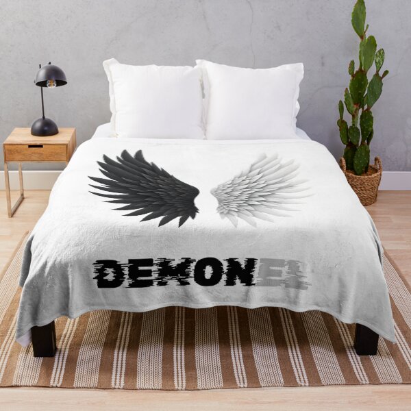 Aperçu de l'œuvre Ailes d'ange démoniaque noires et blanches créée et vendue par tutoo clothes.