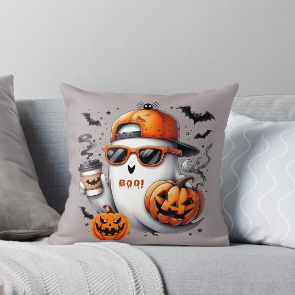 Aperçu de l'œuvre T-shirt d'Halloween amusant avec un fantôme et des citrouilles, des chauves-souris et des araignées créée et vendue par artimplementer.