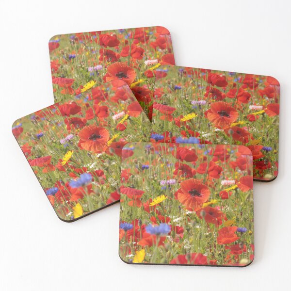 Artikelvorschau, Digitales digitales Foto sonnenbeschienenen Mohnfeld mit Wiesenblumen Cotswolds Gloucestershire entworfen und verkauft von SimonJohnson1.