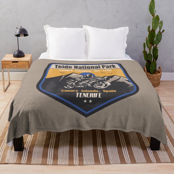 Artikelvorschau, Teide Nationalpark Teneriffa Motorradfahren Berg Design entworfen und verkauft von CynthiaGraphics.