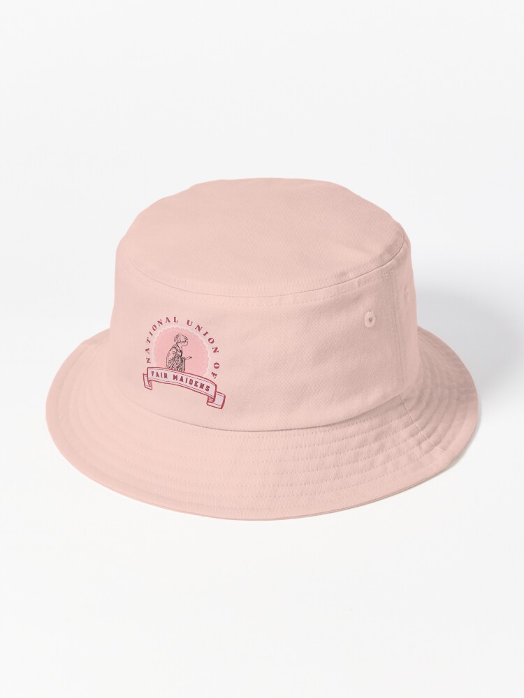 Imagen 1 de 6, Gorro de pescador con la obra Igualdad de derechos para las doncellas medievales, diseñada y vendida por TheSillyFarm.