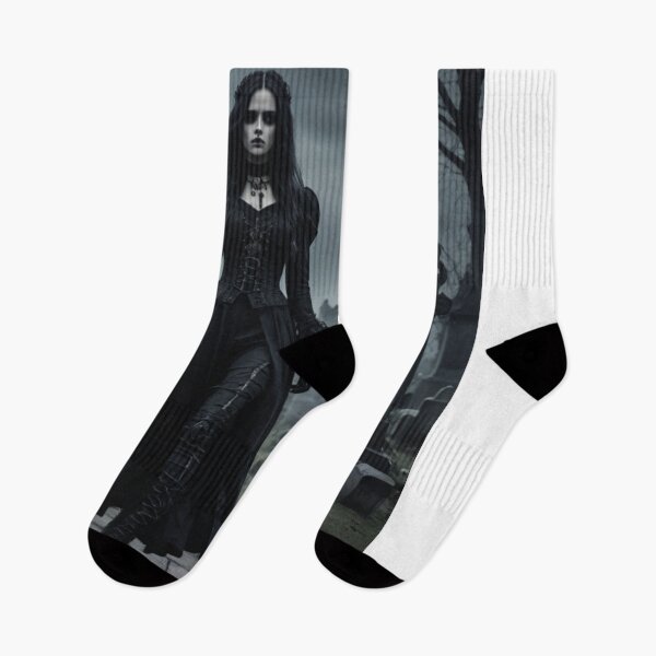 Artikelvorschau, Gothic-Mädchen macht einen Mitternachtsspaziergang auf dem Friedhof entworfen und verkauft von PrintMeOnYou.