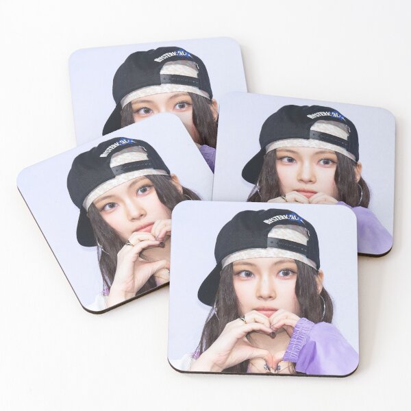 Artikelvorschau, Hyein Supernatural Bubble Gum Right Now Wie süß Super schüchtern Cool mit dir ETA New Zip entworfen und verkauft von Valereekmerch.