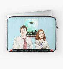 X files the truth is out there I want to believe by Mimie ( more 70 designs XFiles in my shop) Laptop Sleeve