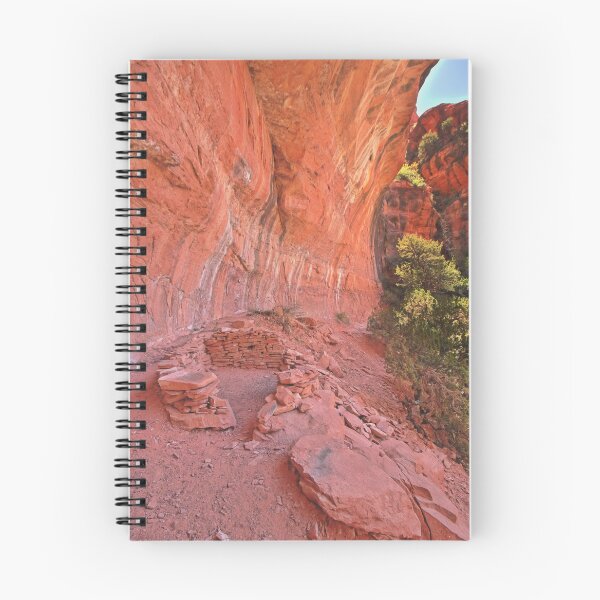 Artikelvorschau, Kiva-Ruinen tief im Fay Canyon entworfen und verkauft von outdoorstudio.