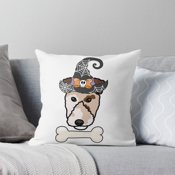 Artikelvorschau, Drahthaar-Foxterrier mit Hexenhut – Gruseliges und süßes Halloween-Design entworfen und verkauft von MrsCreative1.