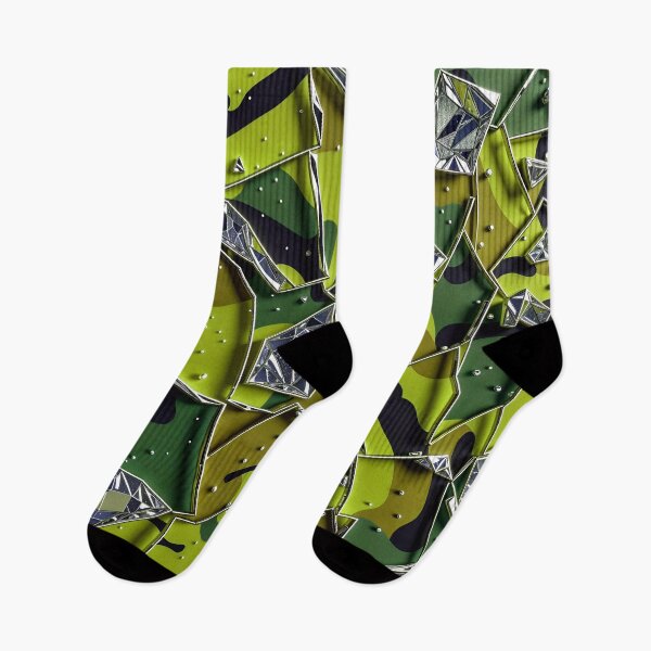 Aperçu de l'œuvre Motif de camouflage abstrait avec cristaux de verre brisé créée et vendue par TheArtOfPat.