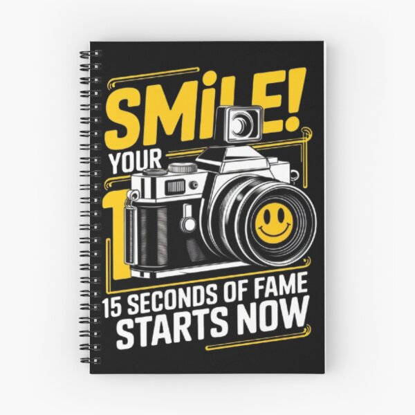 Aperçu de l'œuvre Souriez, vos 15 secondes de gloire commencent maintenant – Conception d'appareil photo amusante créée et vendue par Simplehue.