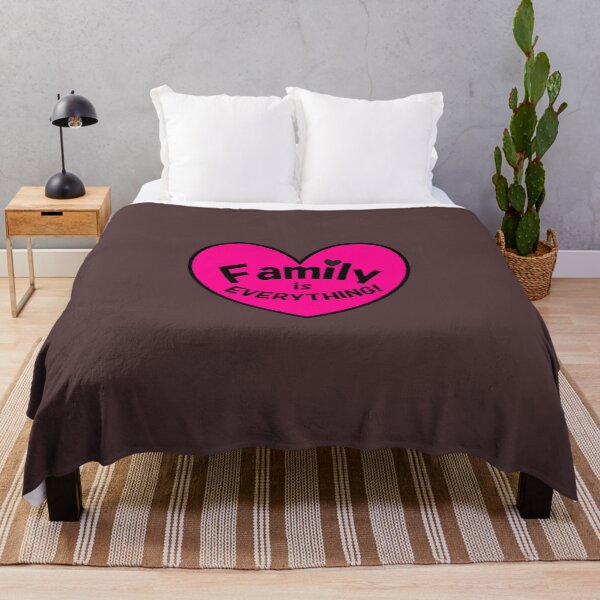 Item preview, La familia es TODO Corazón rosa designed and sold by HoppRock.