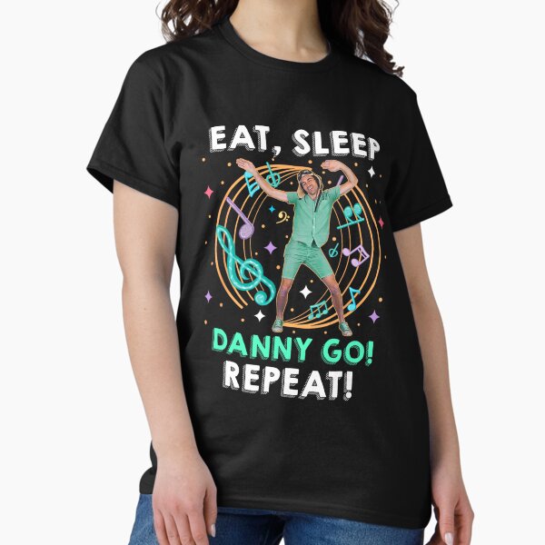 Vista previa del artículo con la obra «Eat Sleep Danny Go Repeat para niños pequeños, para niños, regalo divertido para preescolar», diseñado y vendido por eldridgepretty.