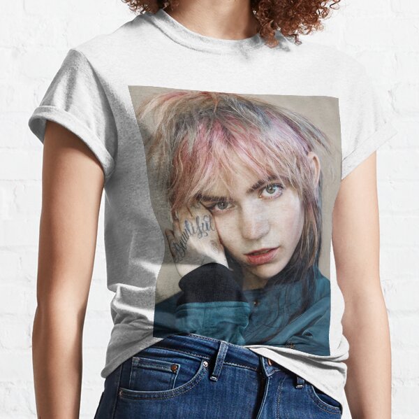 grimes - close-up Classic T-Shirt