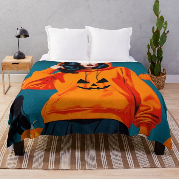Artikelvorschau, Wunderschönes Mädchen feiert Halloween mit Stil entworfen und verkauft von GrizzlyCollective.