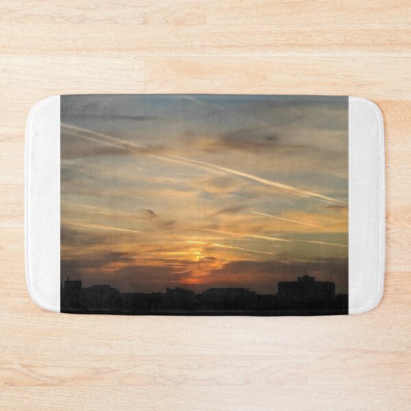 Artikelvorschau, Bewölkter Himmel bei Sonnenuntergang entworfen und verkauft von Alex Roman.