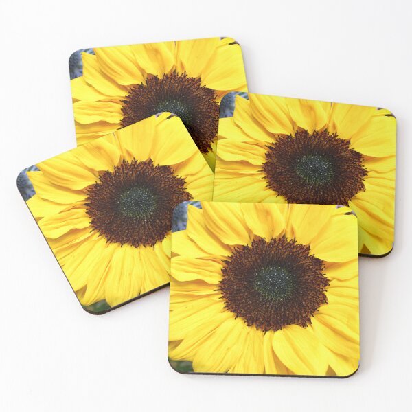 Artikelvorschau, Leuchtend gelbe Sonnenblume entworfen und verkauft von InezPhotography.