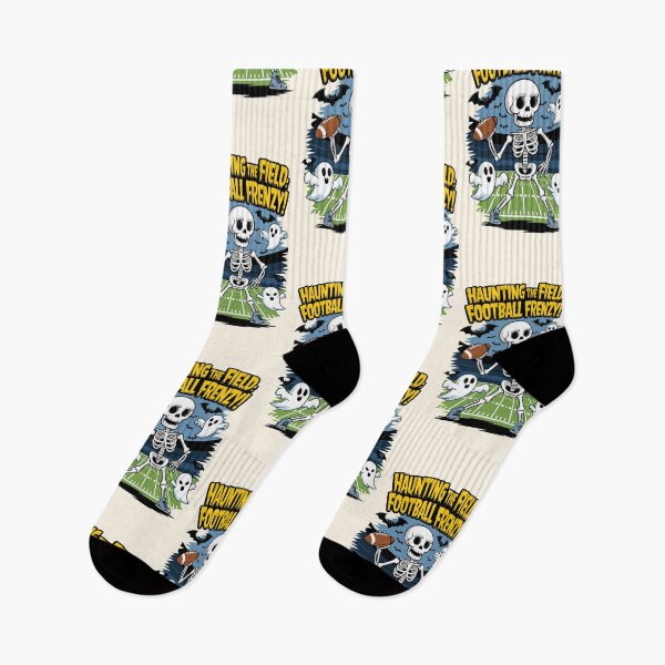 Artikelvorschau, Spuk auf dem Spielfeld: Football Frenzy Halloween-Design entworfen und verkauft von MolonasDesigns.