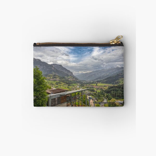 Artikelvorschau, Seilbahnstation Cavalese entworfen und verkauft von Viv Thompson Photography .
