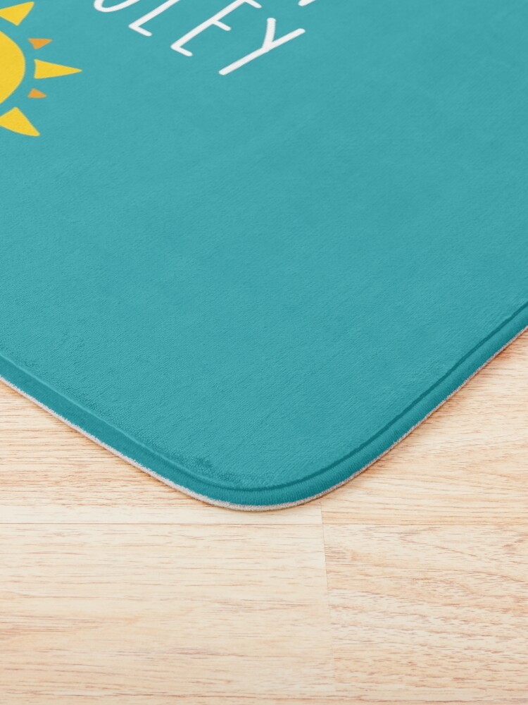 Aperçu 3 sur 6. Tapis de bain avec l'œuvre Pé pa viv' san soley créée et vendue par vee-madinina.