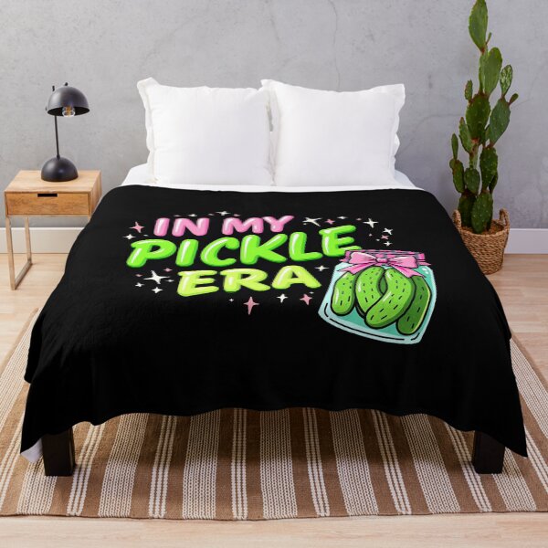 Artikelvorschau, "In My Pickle Era" Mutig und lustig Classic T-Shirt entworfen und verkauft von AI-volution.