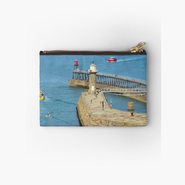 Artikelvorschau, Whitby Piers entworfen und verkauft von Alisonchambers2.