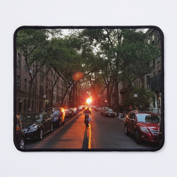 Aperçu de l'œuvre Coucher de soleil à Manhattanhenge créée et vendue par LoganGrendel.