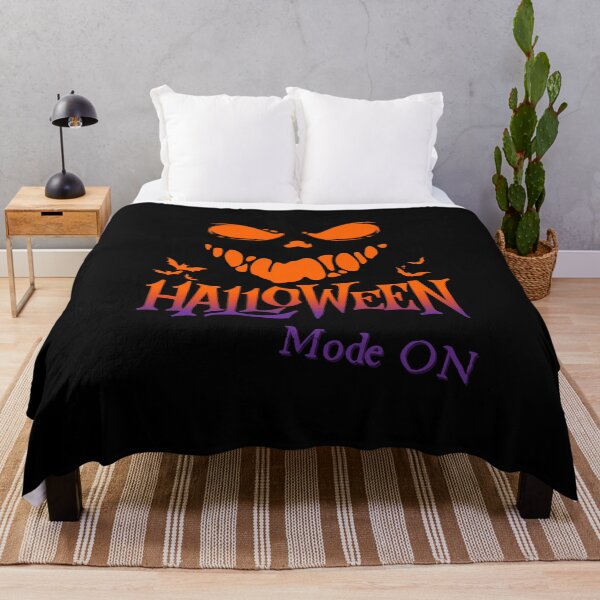 Artikelvorschau, Halloween-Modus an: Gruselige Stimmung aktiviert entworfen und verkauft von DarekShop.