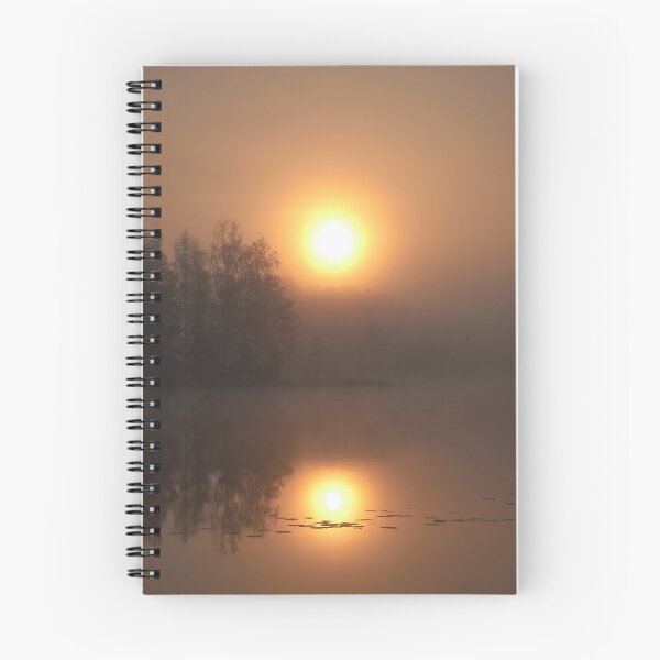 Artikelvorschau, Herrlichkeit der Sonne. Parkkuu 2024 entworfen und verkauft von Jouko Lehto Photography.