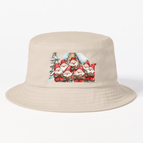 Vista previa del artículo con la obra «Gnomos navideños con acogedoras bufandas cantando villancicos junto a una cabaña nevada.», diseñado y vendido por Jasava Shop.
