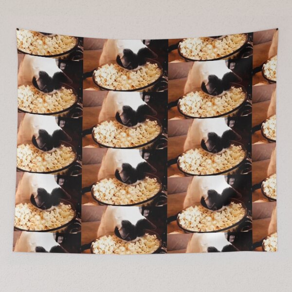 Artikelvorschau, Katzenpopcorn - Popcorn-Meme - Perfekt für Filmliebhaber und Snack-Enthusiasten entworfen und verkauft von Earth Nature Creations.