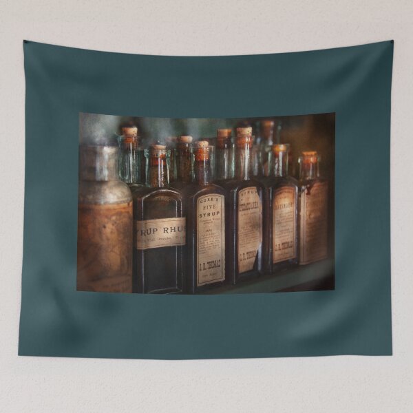 Artikelvorschau, Apotheke - Sirup Auswahl entworfen und verkauft von Mike Savad Photography.