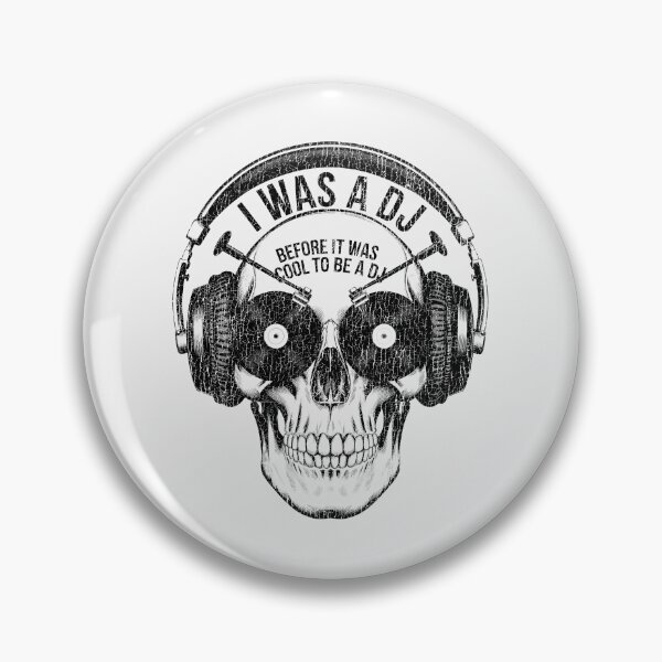 Artikelvorschau, Old School DJs T-Shirt – Vintage Totenkopf und Vinyl Design für echte DJ Fans entworfen und verkauft von paulo silveira.