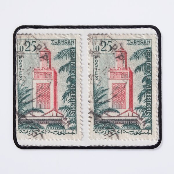 Artikelvorschau, Algerische Briefmarke aus dem Jahr 1962, dem ersten Jahr der Unabhängigkeit entworfen und verkauft von rogerstrawberry.