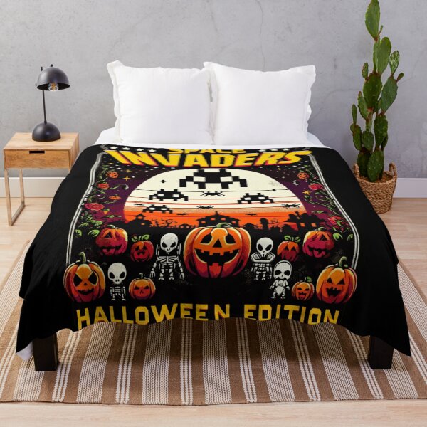 Item preview, Juegos retro de Halloween de Space Invaders designed and sold by KitonicTees.