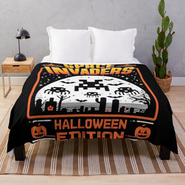 Item preview, Juegos retro de Halloween de Space Invaders designed and sold by KitonicTees.