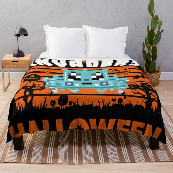 Item preview, Juegos retro de Halloween de Space Invaders designed and sold by KitonicTees.