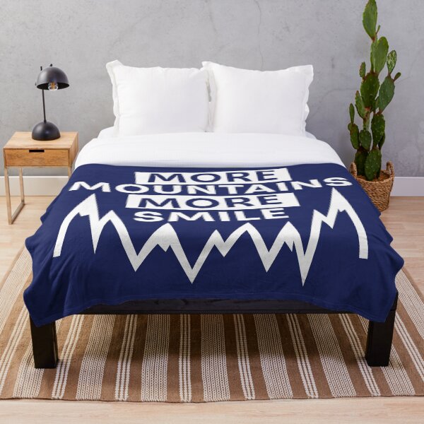 Aperçu de l'œuvre Plus de montagnes, plus de sourires pour les amoureux de la montagne créée et vendue par Plant On Demand.