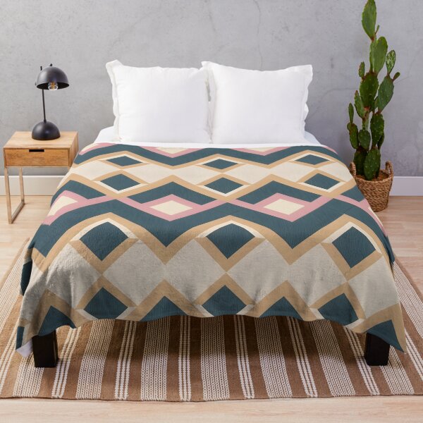Artikelvorschau, Mid Century Modern Diamantmuster Pink entworfen und verkauft von Prints and Lifestyle.