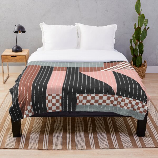 Artikelvorschau, Geometrisch und kariert im Quilt-Stil entworfen und verkauft von DesignByRoseCo.