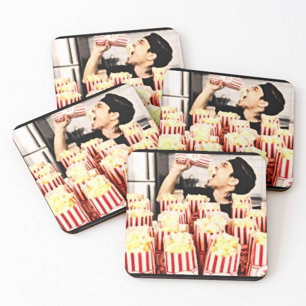 Artikelvorschau, Love Lots of Popcorn - Popcorn-Meme - Perfekt für Filmliebhaber und Snack-Enthusiasten entworfen und verkauft von Earth Nature Creations.